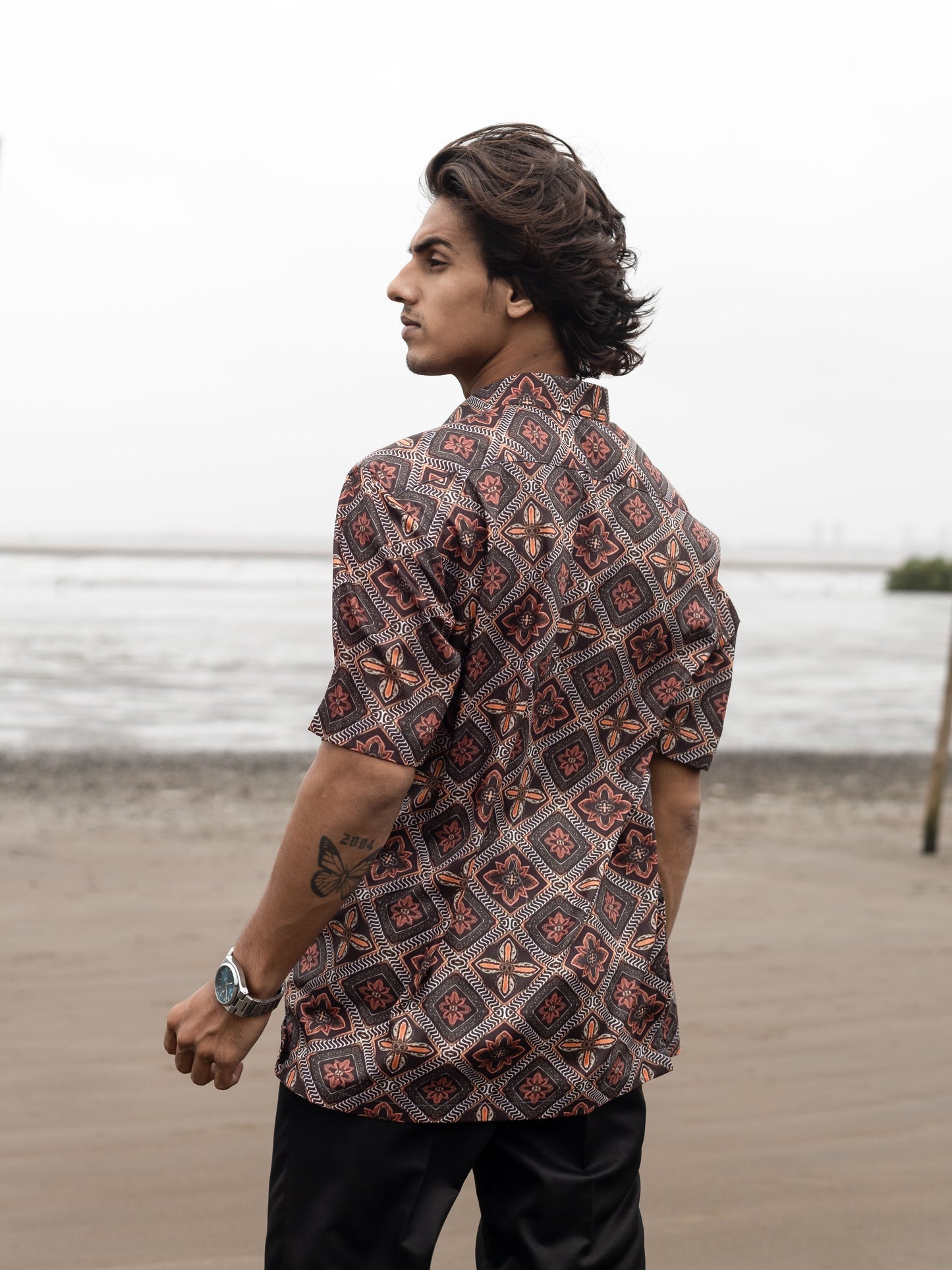 Stylish Beach Look Patterned Shirt: Trendy Men’s Fashion