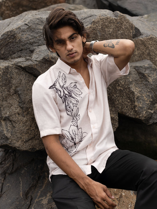 Trendy Men's Floral Print Shirt– Casual Outfit for Modern Style