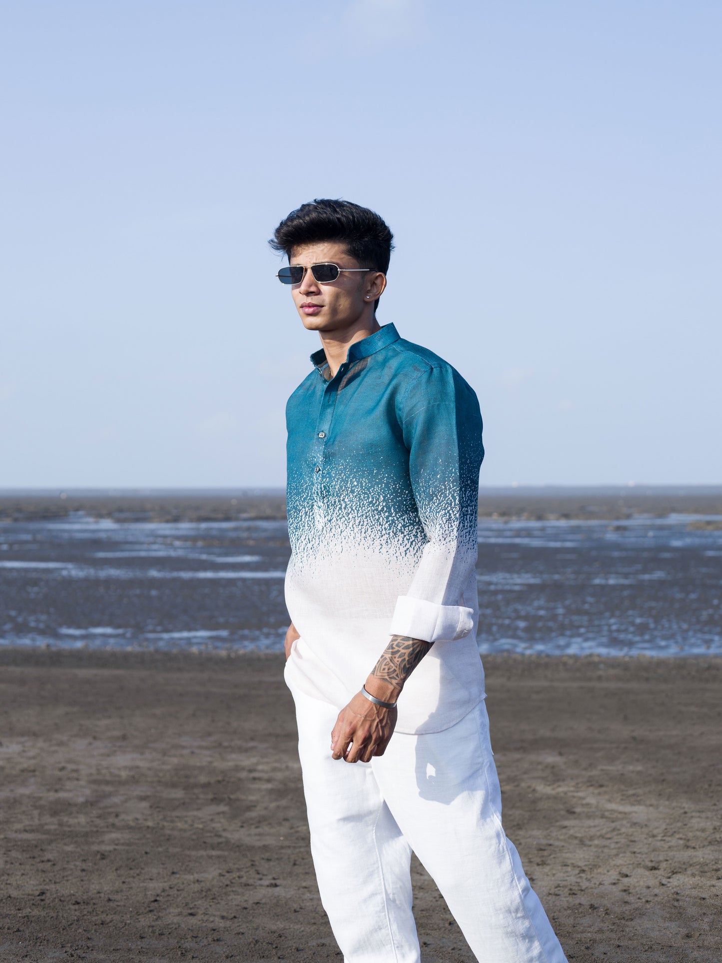 Stylish Ombre Blue Shirt for Men – Perfect Beachwear Elegance