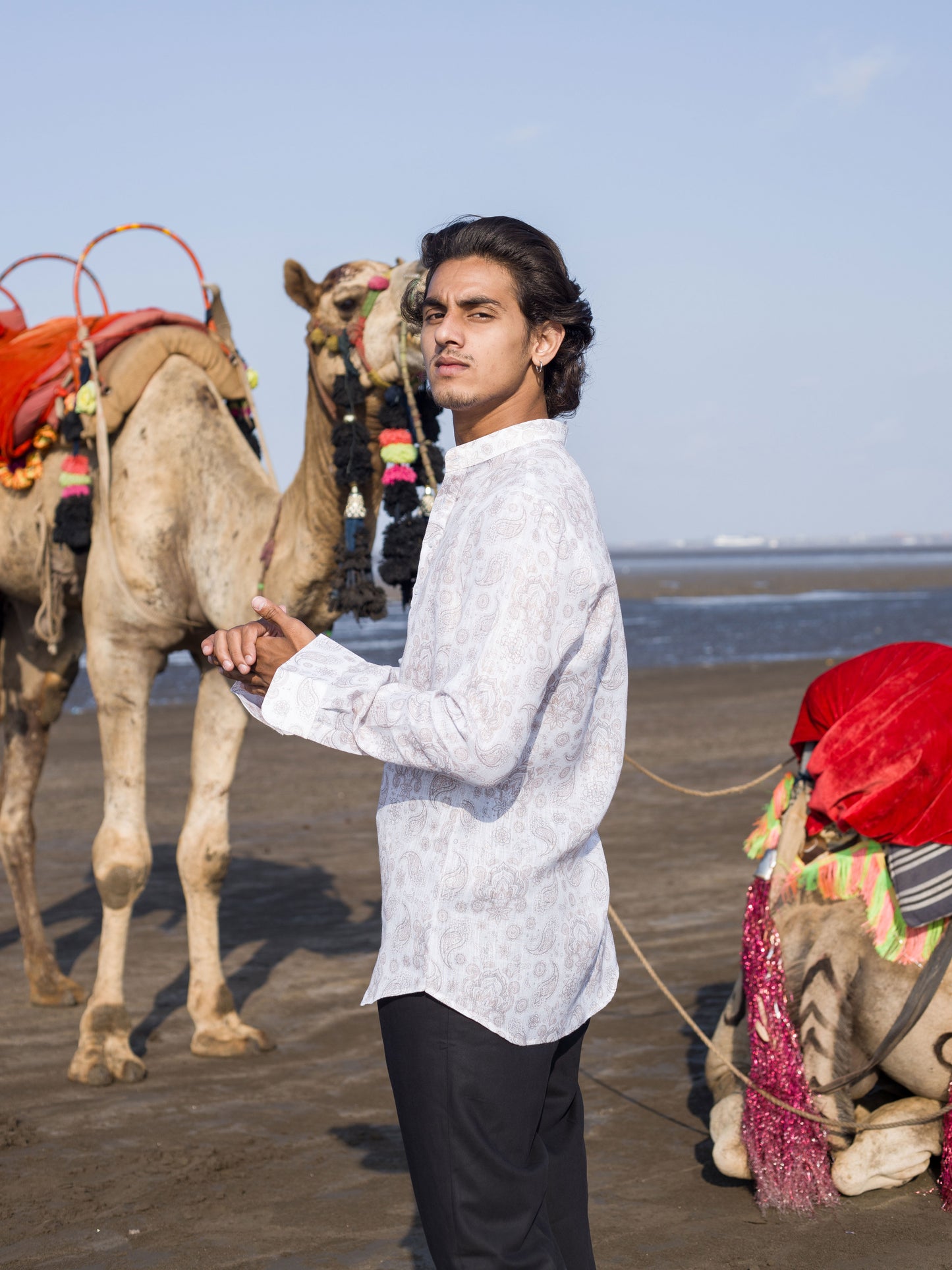 Elegant White Printed Linen Shirt for Men – Subtle Paisley Design